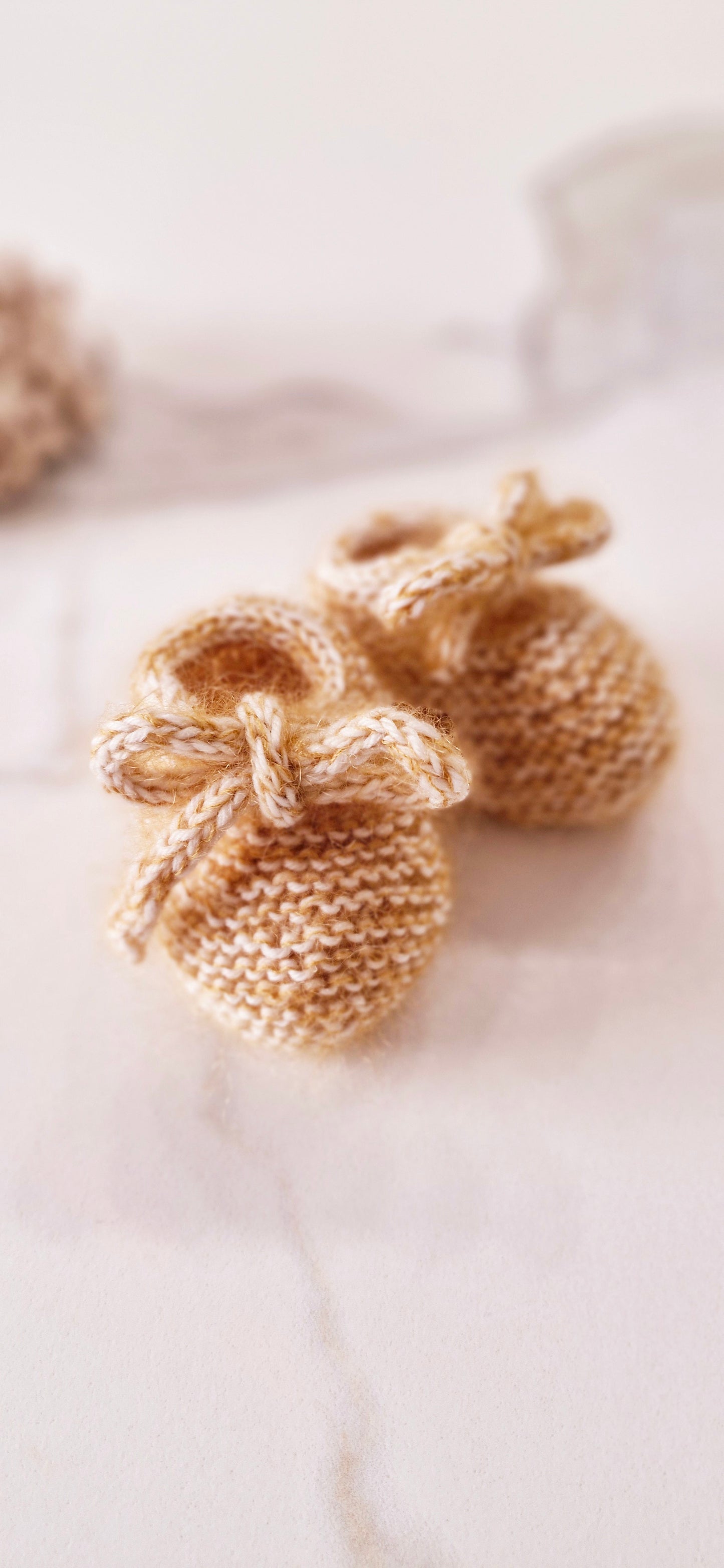 Patron Tricot Chaussons Bébé - Baby Booties knitting pattern (0-6M)| PDF FR & EN | Maison Josefine #18 (PDF)