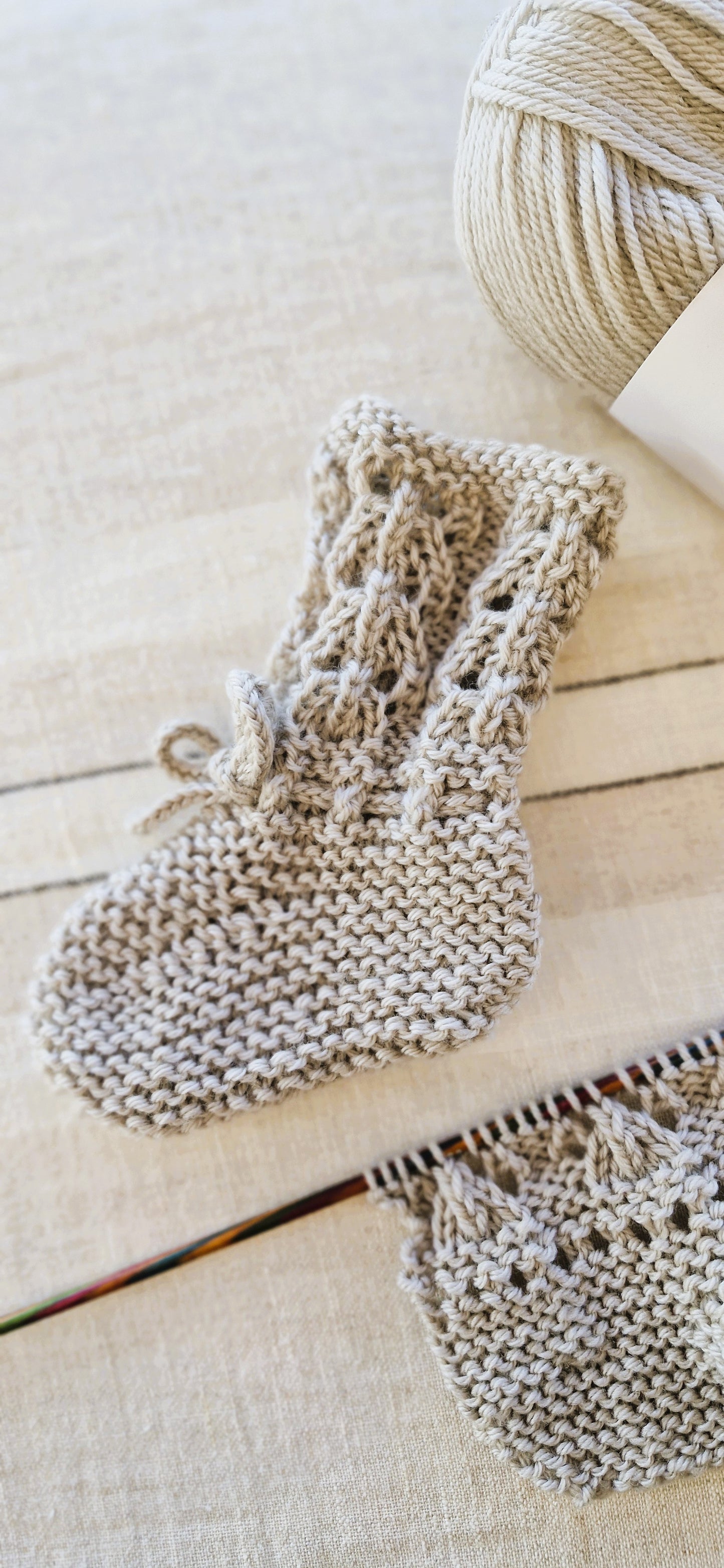 Patron Tricot Chaussons Bébé - Baby Booties Knitting Pattern (0–3M / 3-6M) | PDF FR & EN| Two Versions | Maison Josefine #23