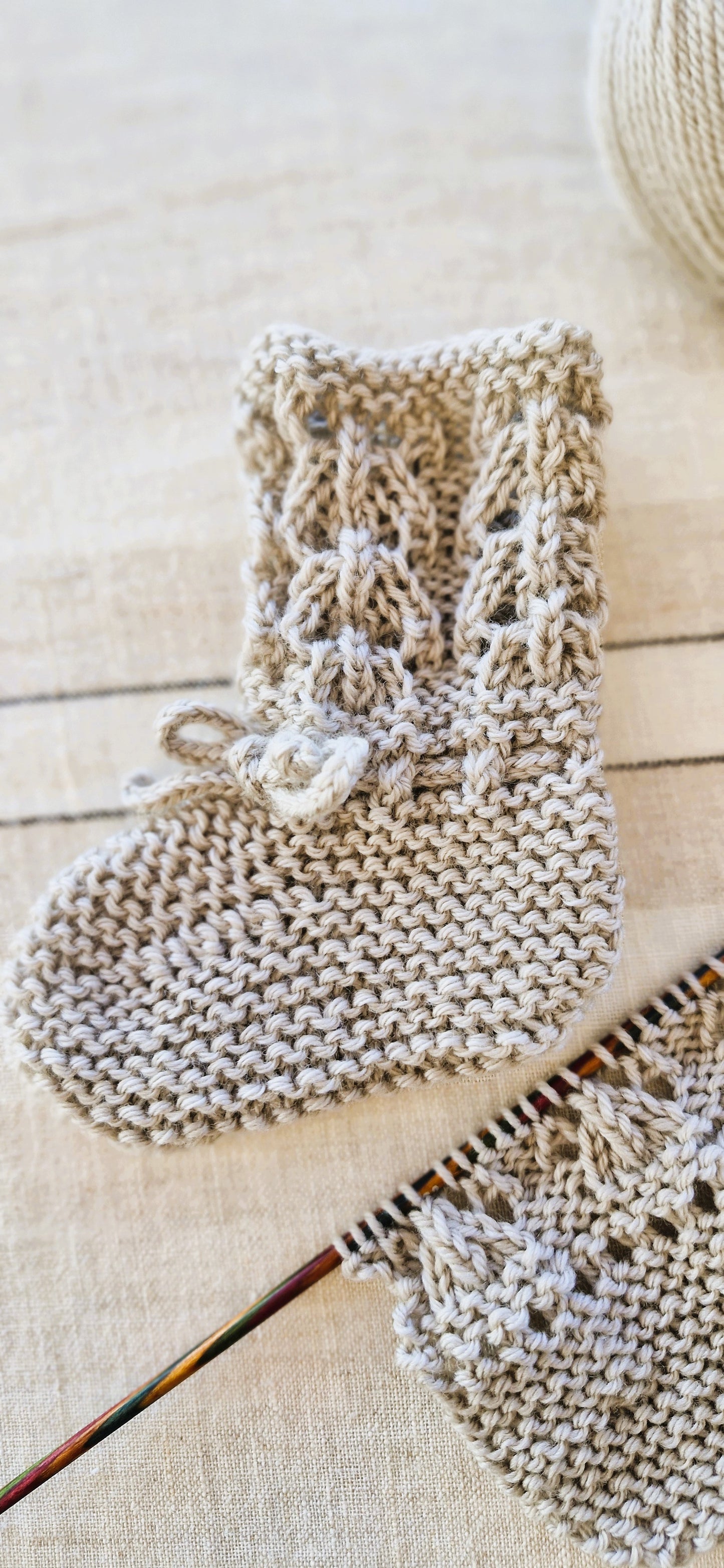 Patron Tricot Chaussons Bébé - Baby Booties Knitting Pattern (0–3M / 3-6M) | PDF FR & EN| Two Versions | Maison Josefine #23