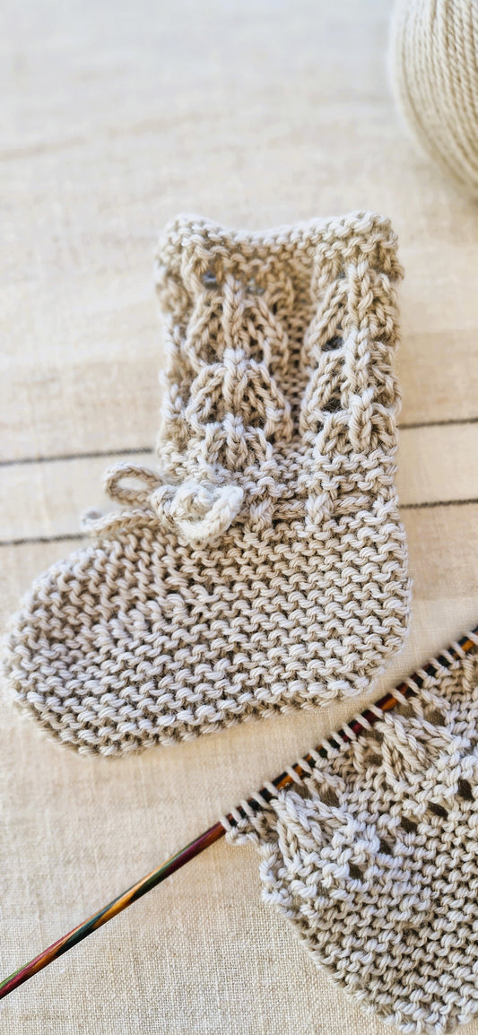 Patron Tricot Chaussons Bébé - Baby Booties Knitting Pattern (0–3M / 3-6M) | PDF FR & EN| Two Versions | Maison Josefine #23